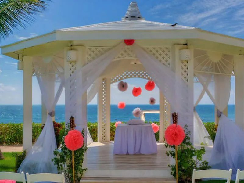 Lawn-Gazebo-Venue-70-guests-copy.jpg